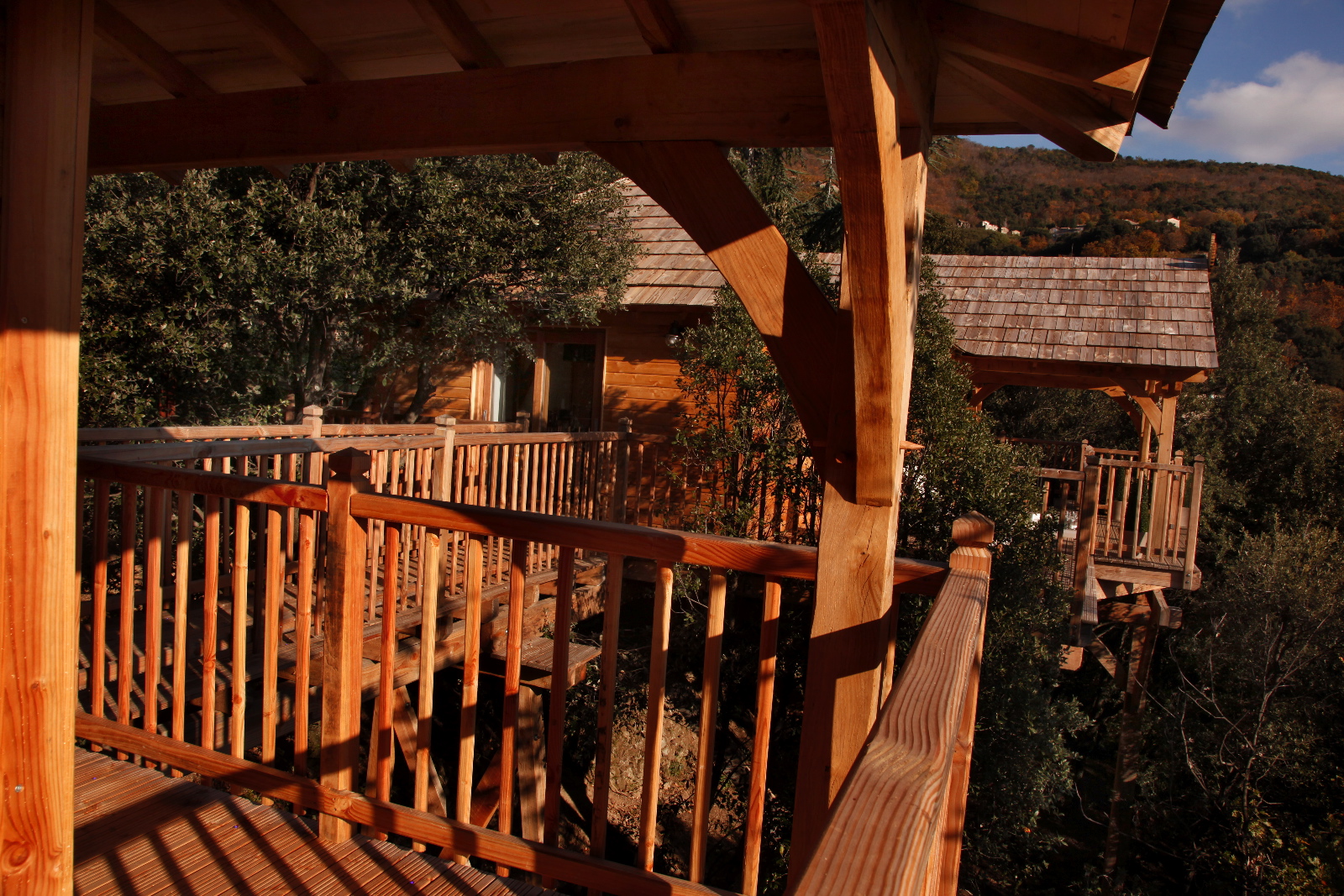 La Cabane Dans Les Arbres Du Fanabregue La cabane dans les arbres en Cévennes | Spa - sauna : le luxe